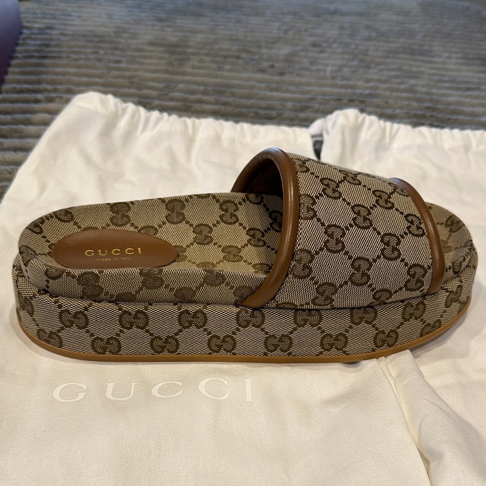 Gucci Tan and Brown Logo Slide Sandals - Picture 6 of 10
